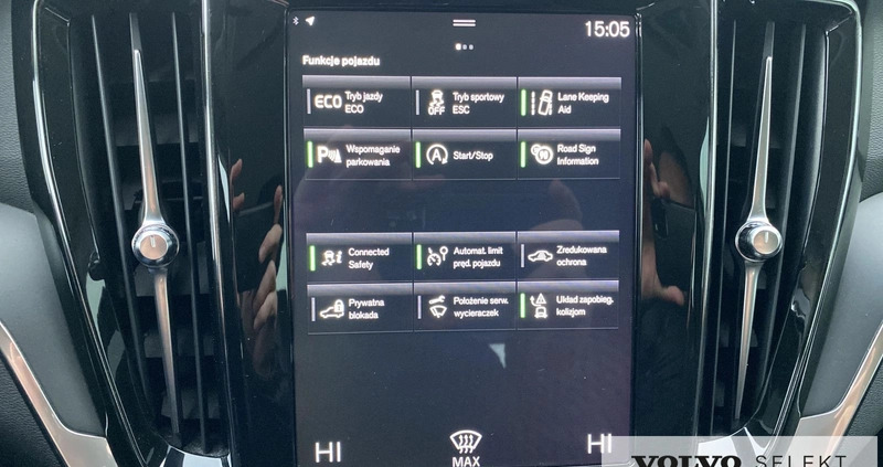 Volvo V60 cena 99999 przebieg: 135677, rok produkcji 2019 z Nekla małe 326